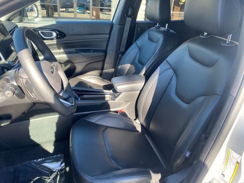 Used 2025 Jeep Compass Limited w/ High Altitude Package image 13