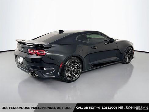 Used 2019 Chevrolet Camaro ZL1 RWD image 5