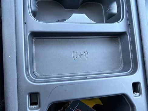 Used 2023 Land Rover Defender 90 S image 25