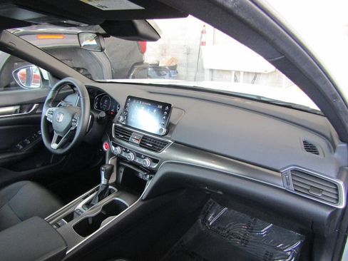 Used 2019 Honda Accord Sport image 16