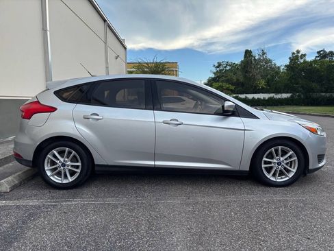 Used 2017 Ford Focus SE image 5