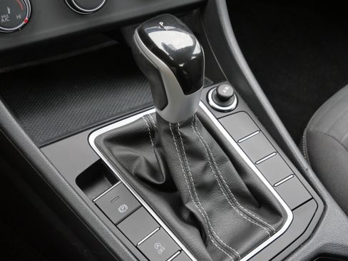 Certified 2024 Volkswagen Jetta S image 25