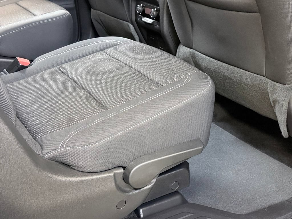 Used 2025 Chevrolet Traverse LT FWD image 37