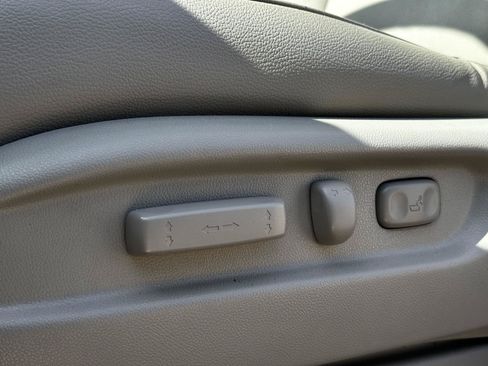 Used 2012 Honda Odyssey Touring Elite image 11