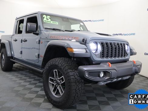 Used 2025 Jeep Gladiator Mojave w/ Safety Group AWD/4WD image 3