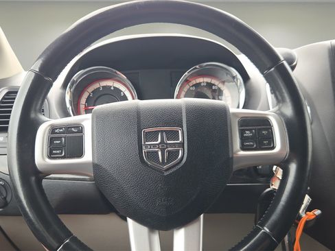 Used 2017 Dodge Grand Caravan SE w/ Power Window Group image 12