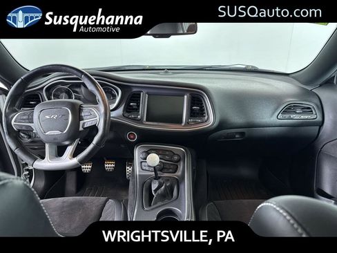 Used 2016 Dodge Challenger SRT w/ Technology Group image 4