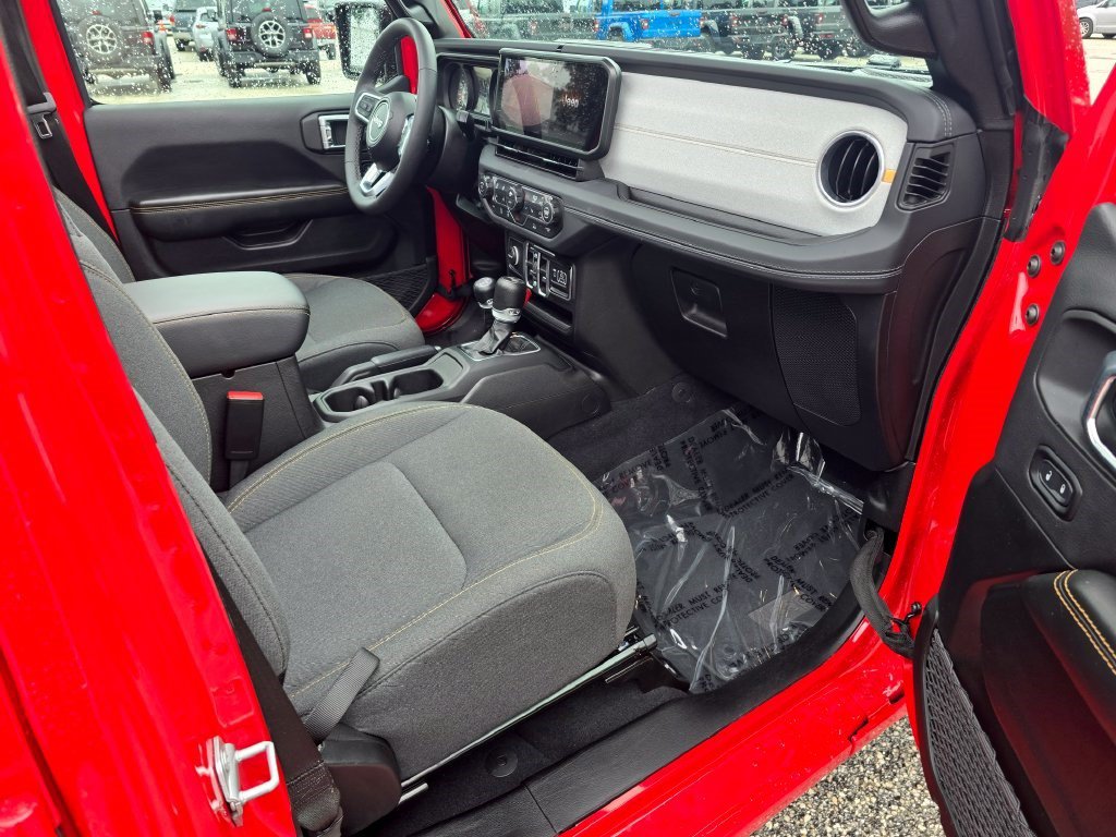 Used 2026 Jeep Wrangler Unlimited Sahara AWD/4WD image 30