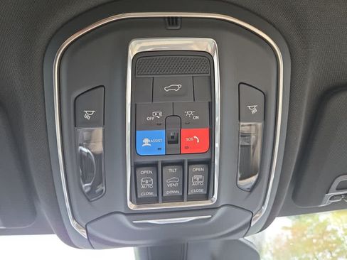 New 2026 Jeep Grand Cherokee Limited AWD/4WD image 17