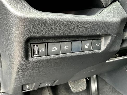 Used 2020 Toyota RAV4 XSE AWD/4WD image 38