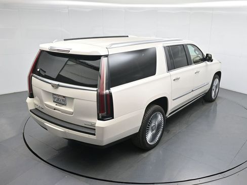 Used 2015 Cadillac Escalade ESV Platinum image 42