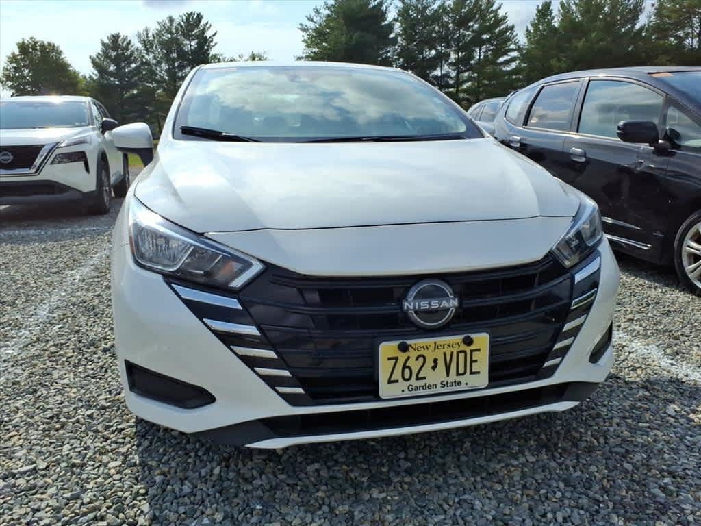 Used 2024 Nissan Versa SV FWD image 7
