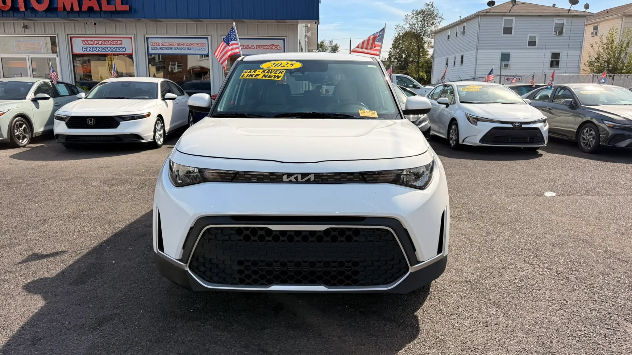 Used 2025 Kia Soul LX FWD image 3