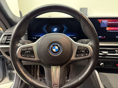 Certified 2023 BMW i4 eDrive40 w/ M Sport Package RWD image 11