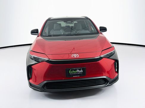 Used 2025 Toyota bZ4X FWD image 2
