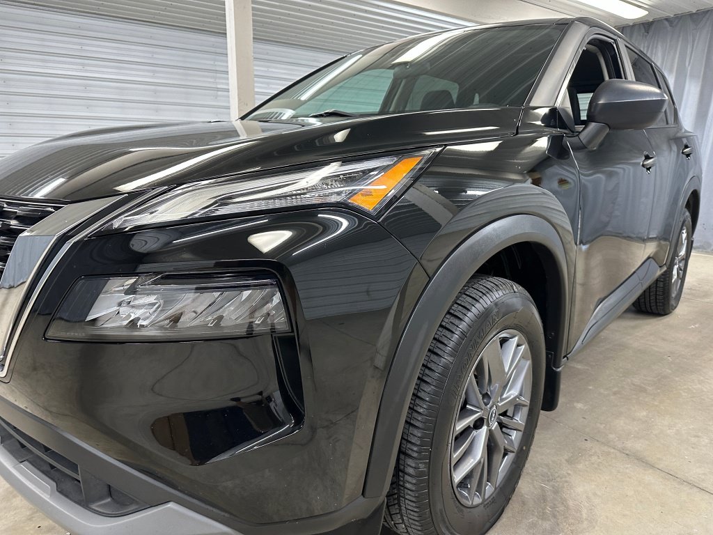 Used 2023 Nissan Rogue S AWD/4WD image 29