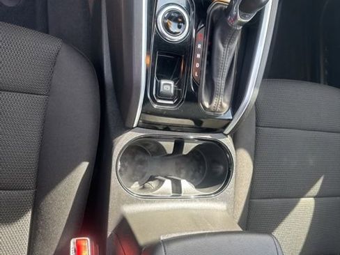 Used 2024 Chevrolet Colorado LT image 19