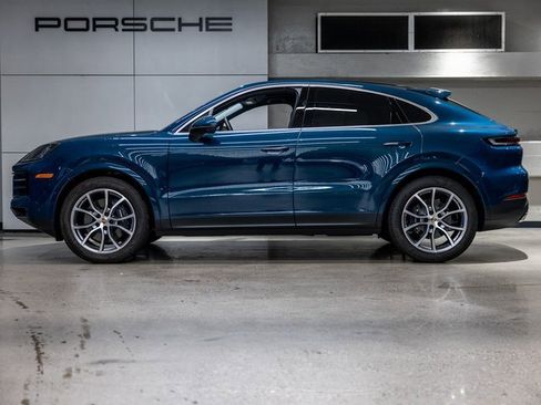 Certified 2025 Porsche Cayenne Coupe image 2