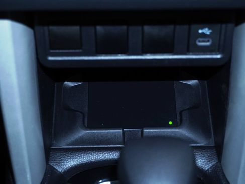 Used 2025 Toyota Corolla Cross AWD Hybrid w/ Moonroof Package image 19