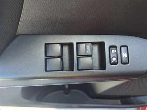 Used 2017 Toyota RAV4 LE image 8