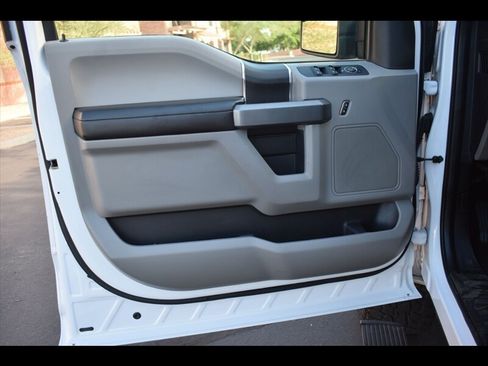 Used 2015 Ford F150 XLT w/ Equipment Group 301A Mid AWD/4WD image 17