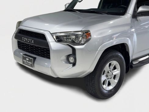 Used 2018 Toyota 4Runner SR5 Premium image 7