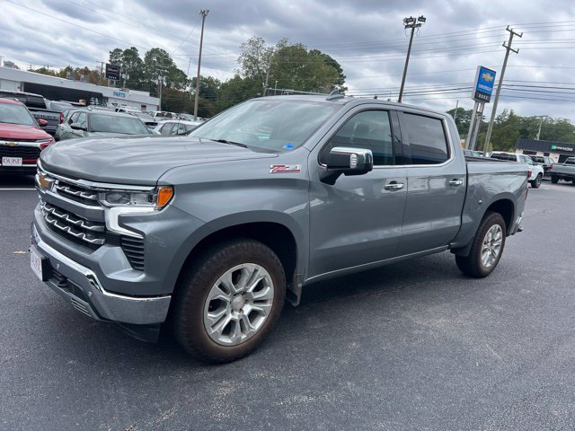 Used 2024 Chevrolet Silverado 1500 LTZ w/ Z71 Off-Road Package AWD/4WD image 16