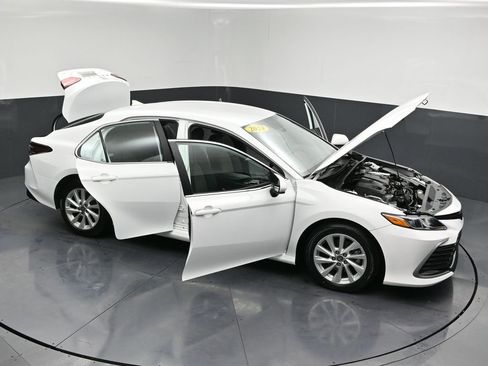 Used 2024 Toyota Camry LE image 29