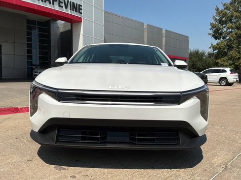 Used 2025 Kia K4 FWD image 3