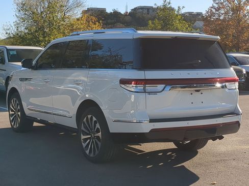 Used 2024 Lincoln Navigator Reserve image 5