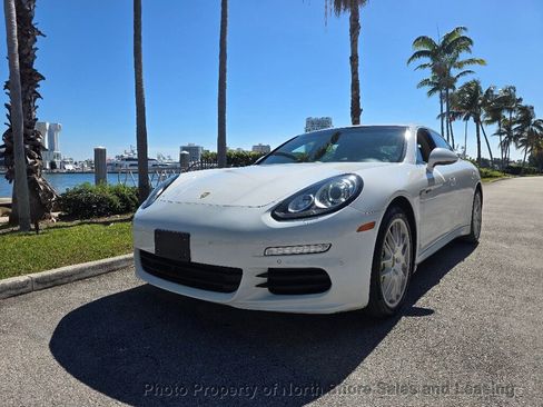 Used 2015 Porsche Panamera S image 34