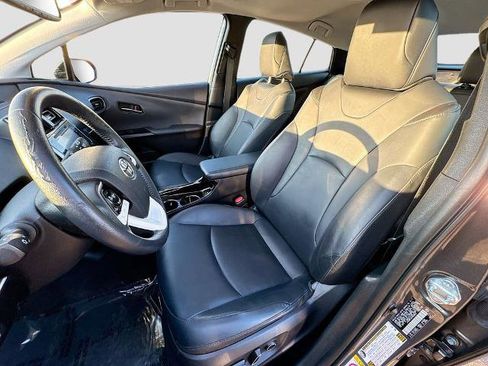 Used 2017 Toyota Prius Four w/ Advanced Technology Package image 18