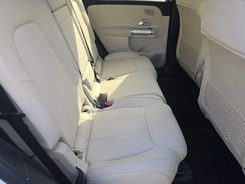 Certified 2024 Mercedes-Benz GLB 250 4MATIC image 21