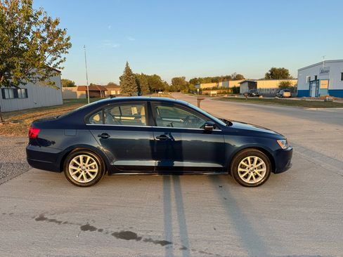 Used 2014 Volkswagen Jetta SE image 4