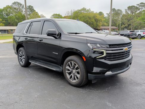 Used 2022 Chevrolet Tahoe LT w/ Luxury Package RWD image 2