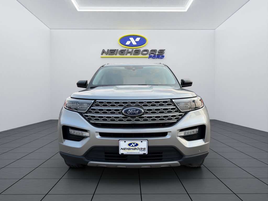 Used 2024 Ford Explorer Limited AWD/4WD image 2