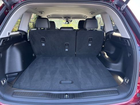 Used 2023 Jeep Grand Cherokee Limited w/ Black Appearance Package image 25