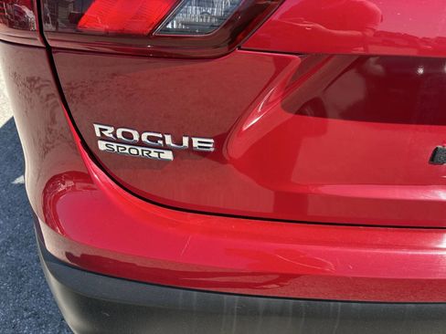 Used 2017 Nissan Rogue Sport SV image 9