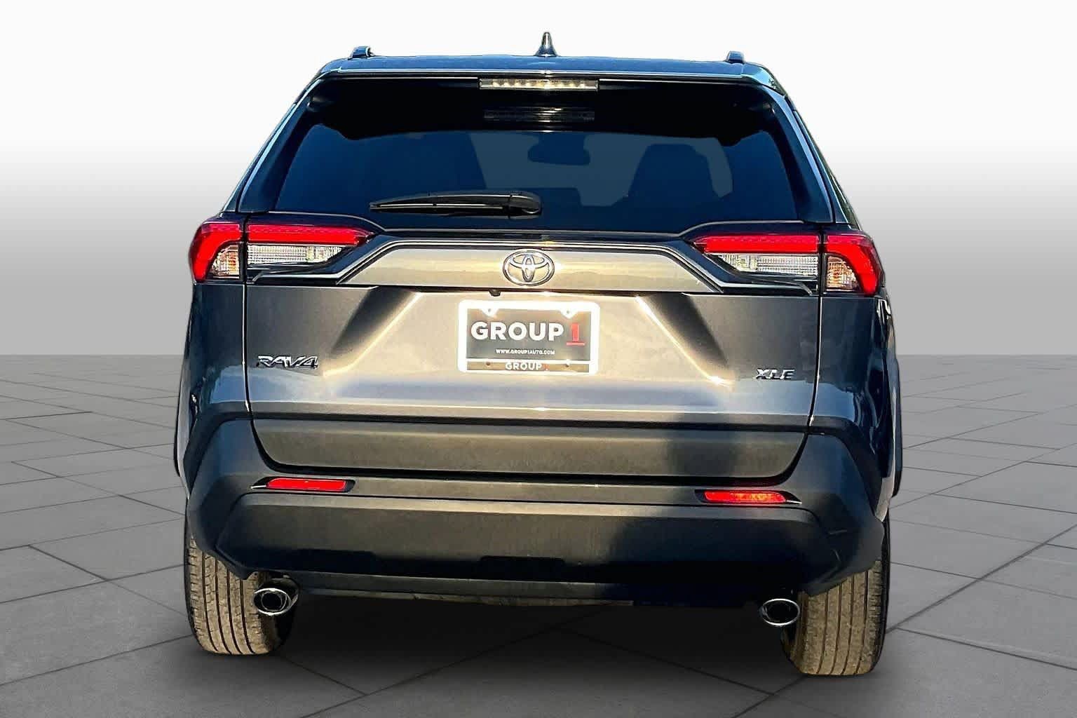 Used 2025 Toyota RAV4 XLE FWD image 5