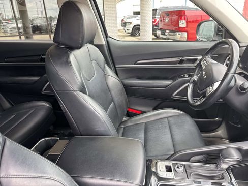 Used 2023 Kia Telluride LX image 10