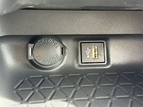 Used 2025 Toyota RAV4 XLE image 21