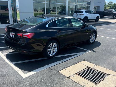 Used 2022 Chevrolet Malibu LT FWD image 8