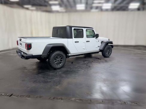 New 2026 Jeep Gladiator Sport image 12