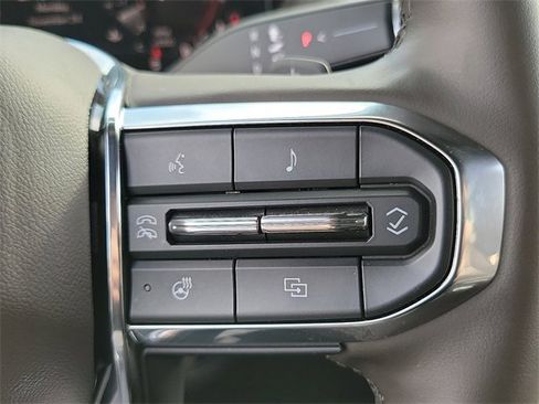 Used 2025 GMC Yukon XL Elevation w/ Technology Package image 10