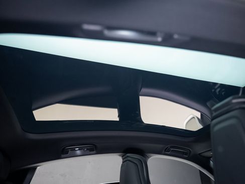 Used 2023 Porsche Taycan w/ Premium Package image 67