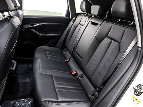 Used 2025 Audi Q6 e-tron Premium w/ Convenience Package image 9