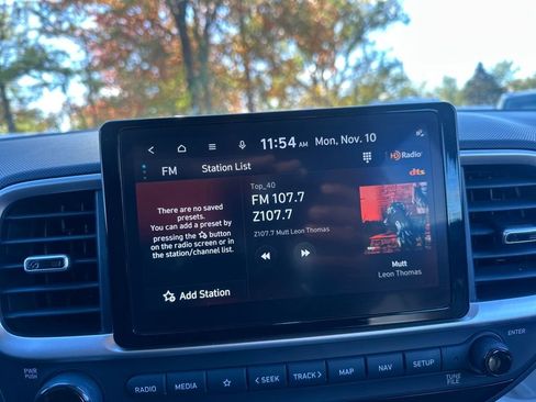 Used 2024 Hyundai Venue Limited image 37