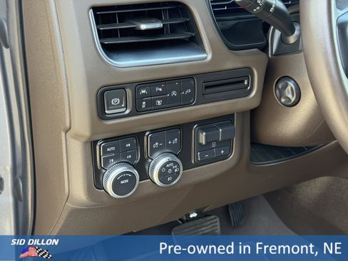 Certified 2022 GMC Yukon SLT w/ SLT Premium Package AWD/4WD image 14