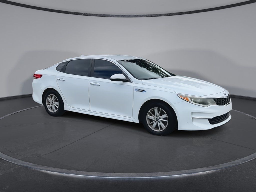 Used 2018 Kia Optima LX w/ Convenience Package FWD image 2