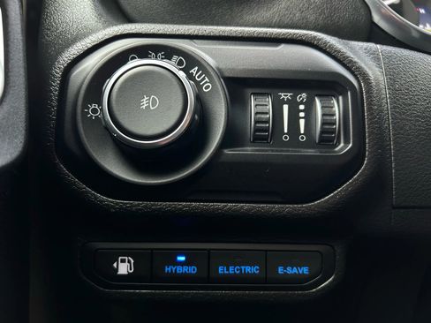 Used 2022 Jeep Wrangler Unlimited Sahara w/ Cold Weather Group image 11